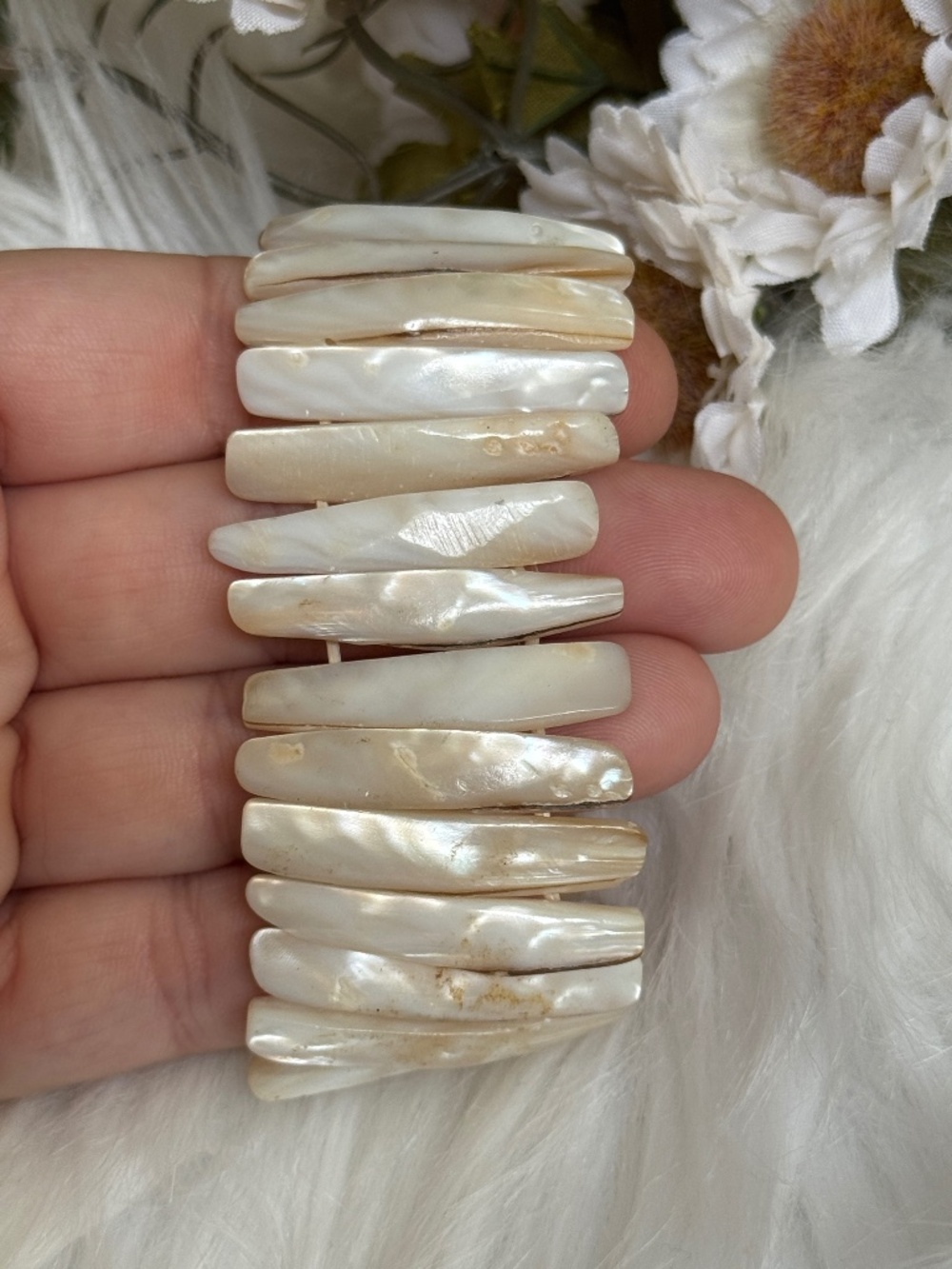Natural Mother of Pearl Shell Stick Stretch Bracelet